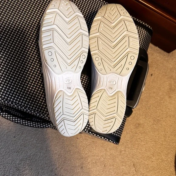 Easy Spirit Women's Leather Mules in White Style Name “Tour Guide” - Picture 5 of 5